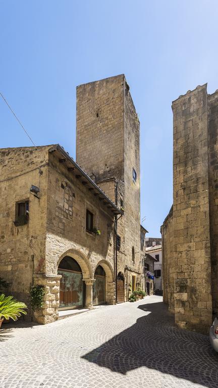 Palazzo Castelleschi Villa Tarquinia Kültér fotó